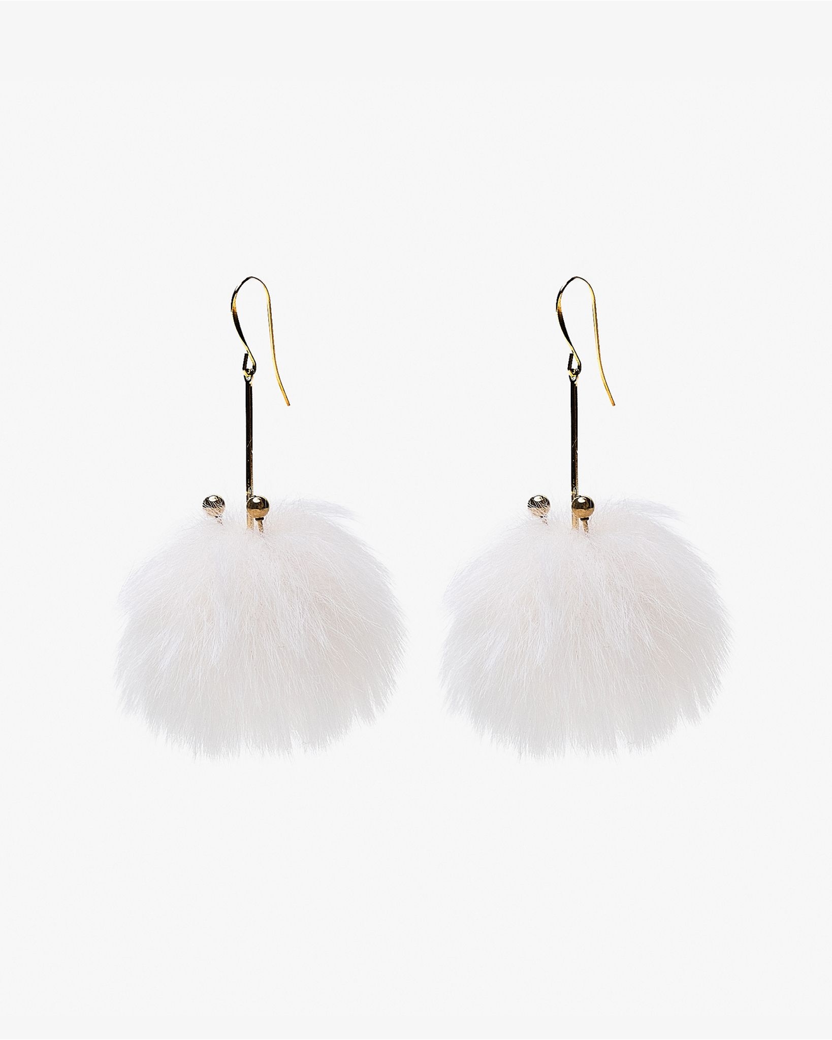 Motchiri Fluffy Drop Earring