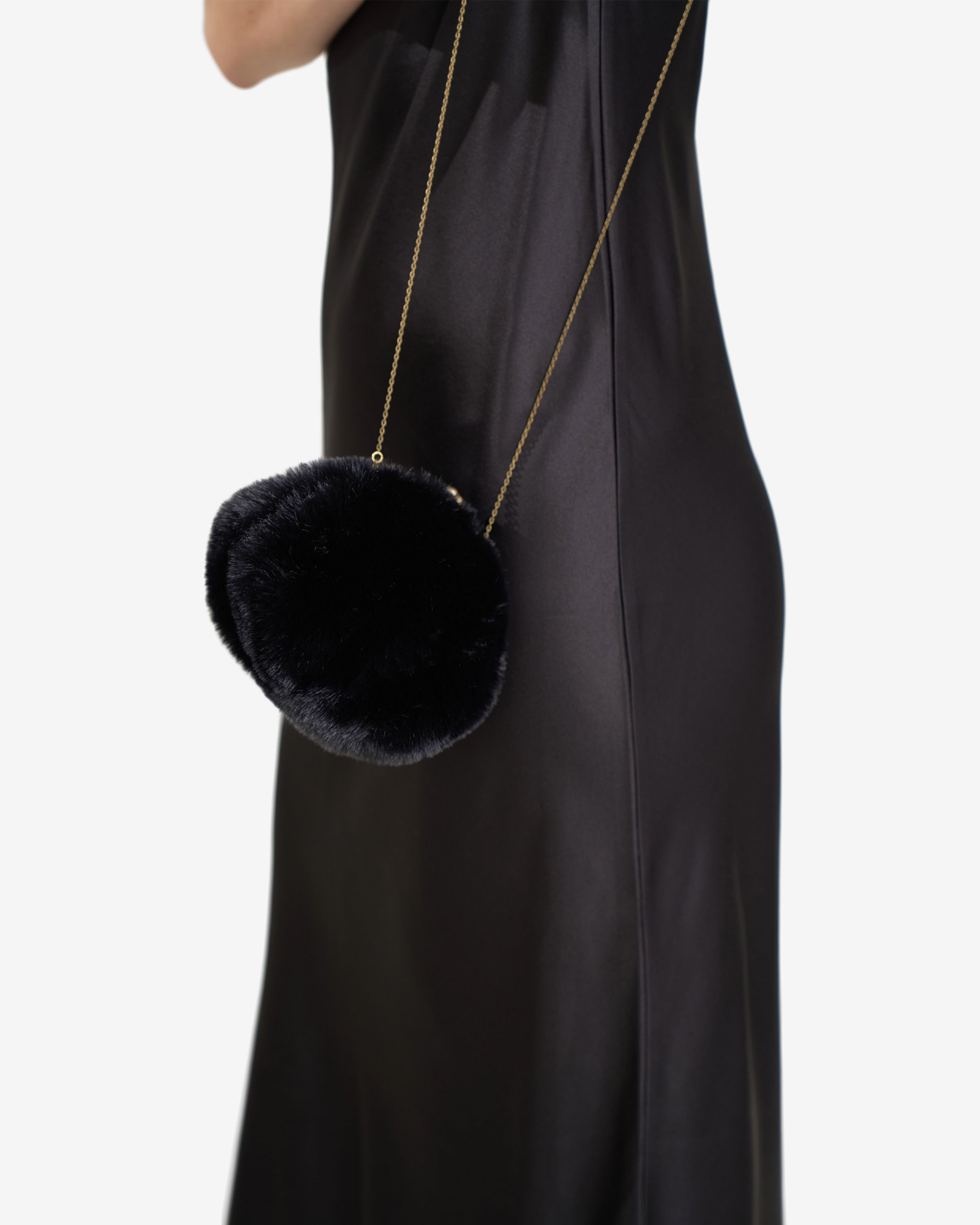 Motchiri Round Fluffy Mini Bag